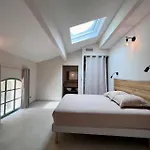 度假居 Les Charmes 纳博讷