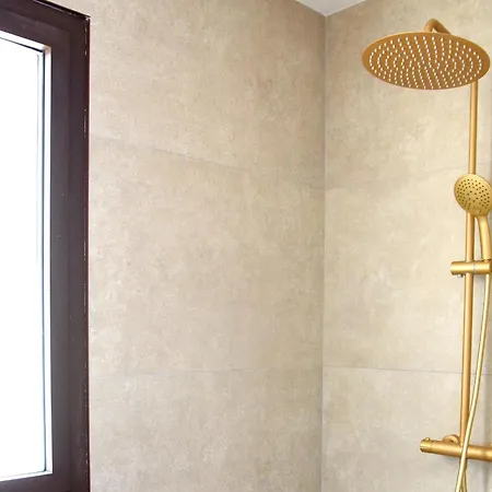 펜션 Les Charmes 나르본