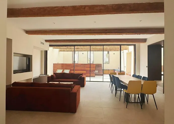 Les Charmes * Ναρμπόν